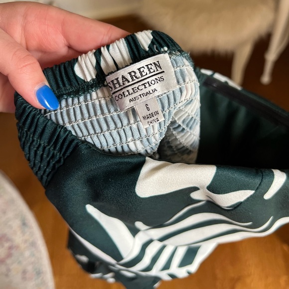 Green tropical strapless romper - Picture 3 of 4